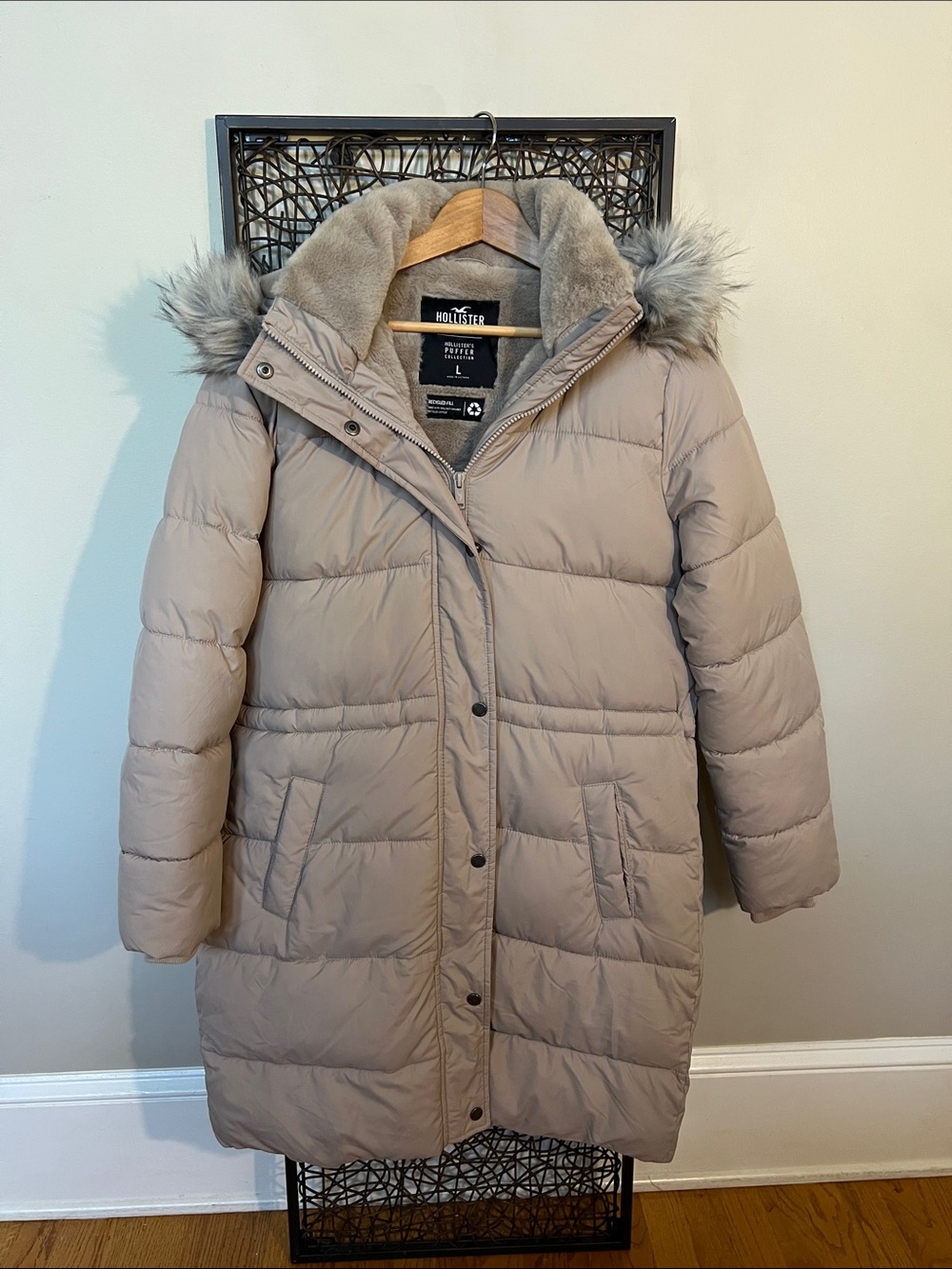 Hollister faux-fur lined long puffer jacket recycled fill faux fur hood trim L